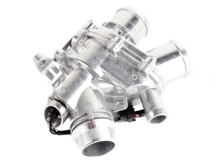 OBUDOWA TERMOSTATU 3.0 V6 3
