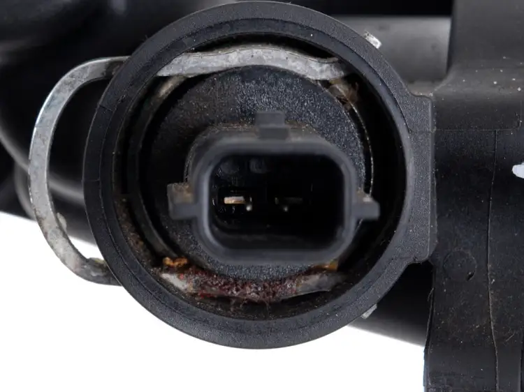 OBUDOWA TERMOSTATU 1.5 DCI 5