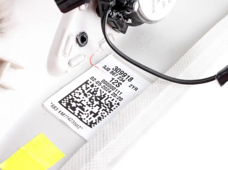 OSŁONA MASKOWNICA SŁUPKA A PRAWA PRZEDNIA GŁOŚNIK 5