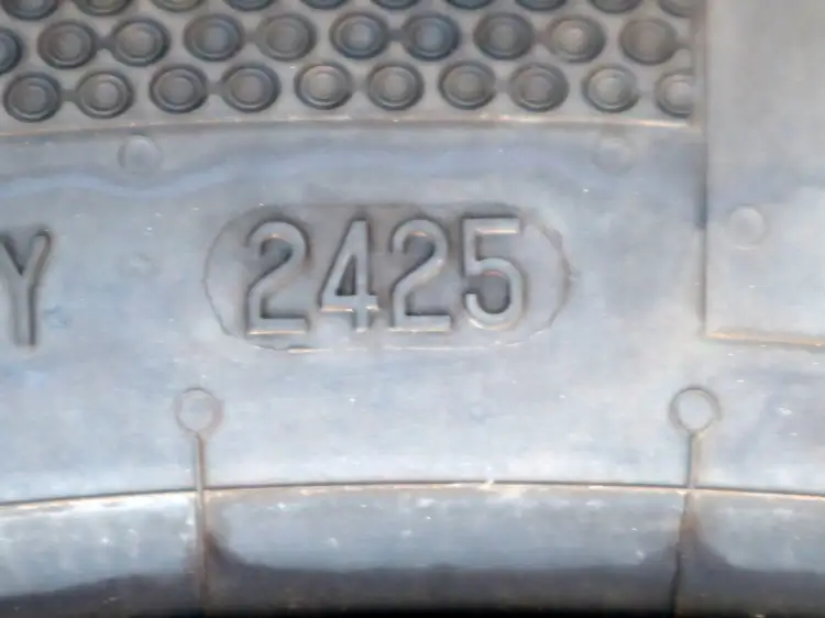 ALUFELGI FELGI ALUMINIOWE Z OPONAMI 9