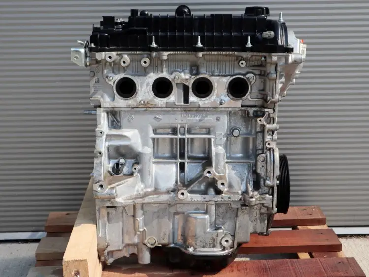SILNIK NA AUCIE 1.6 E-TECH R666 5
