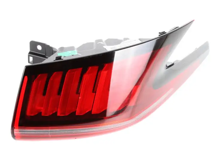 LAMPA LEWA TYLNA W BŁOTNIK