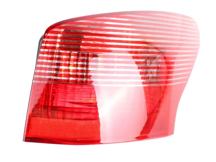 LAMPA PRAWA TYLNA 2